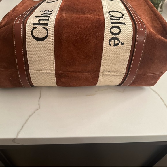 Chloe Suede “woody” tote bag…. Very stylish, soft suede. Some wear on handles. - Picture 2 of 11